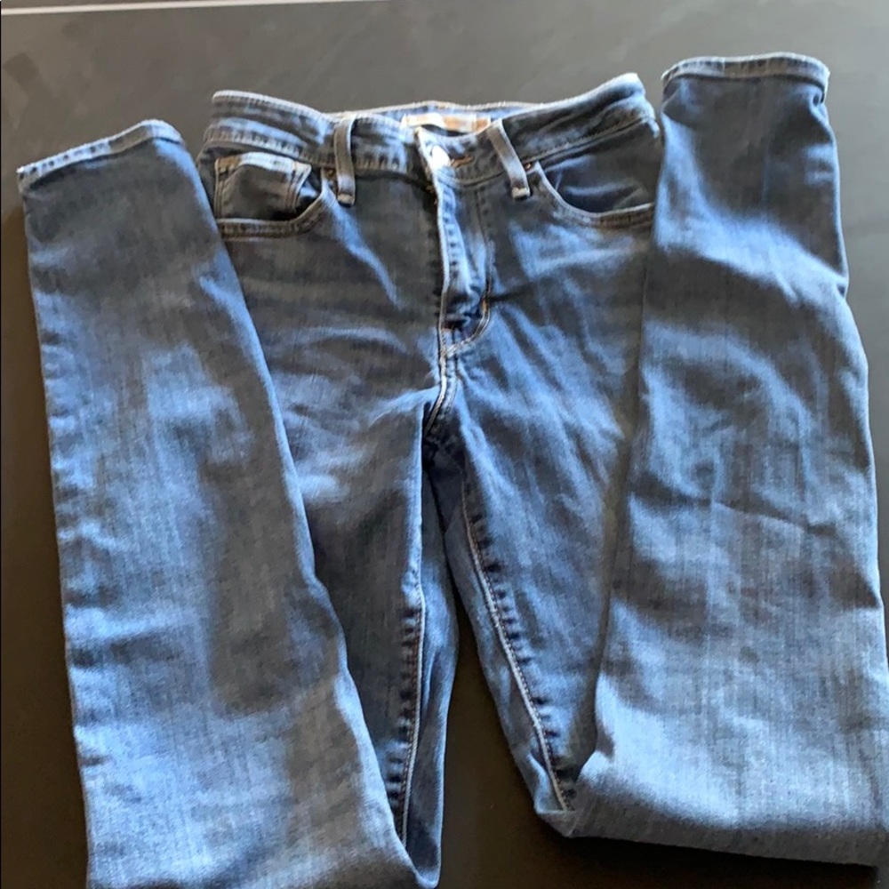 Levi’s, 721, high rise, skinny jeans. Size 25” waist and 34 length